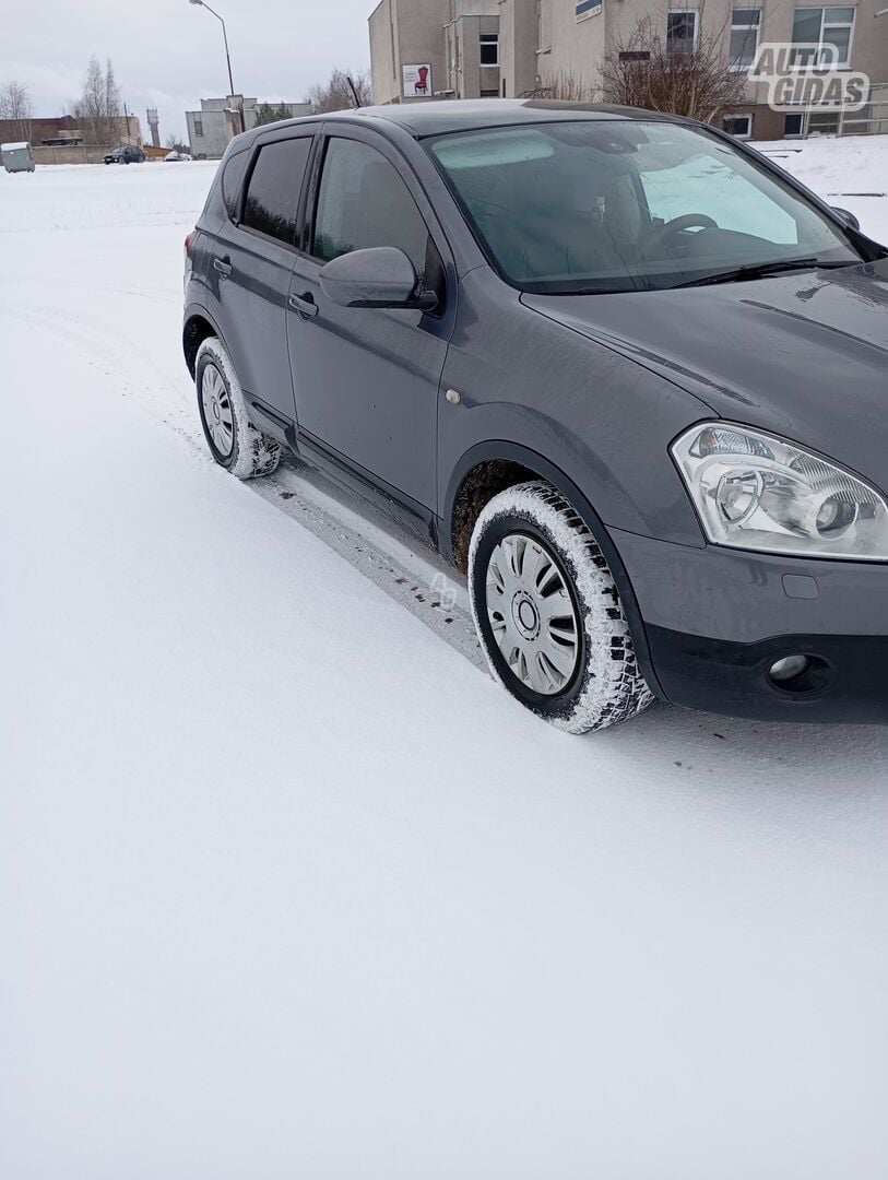 Nissan Qashqai 2008 г Внедорожник / Кроссовер