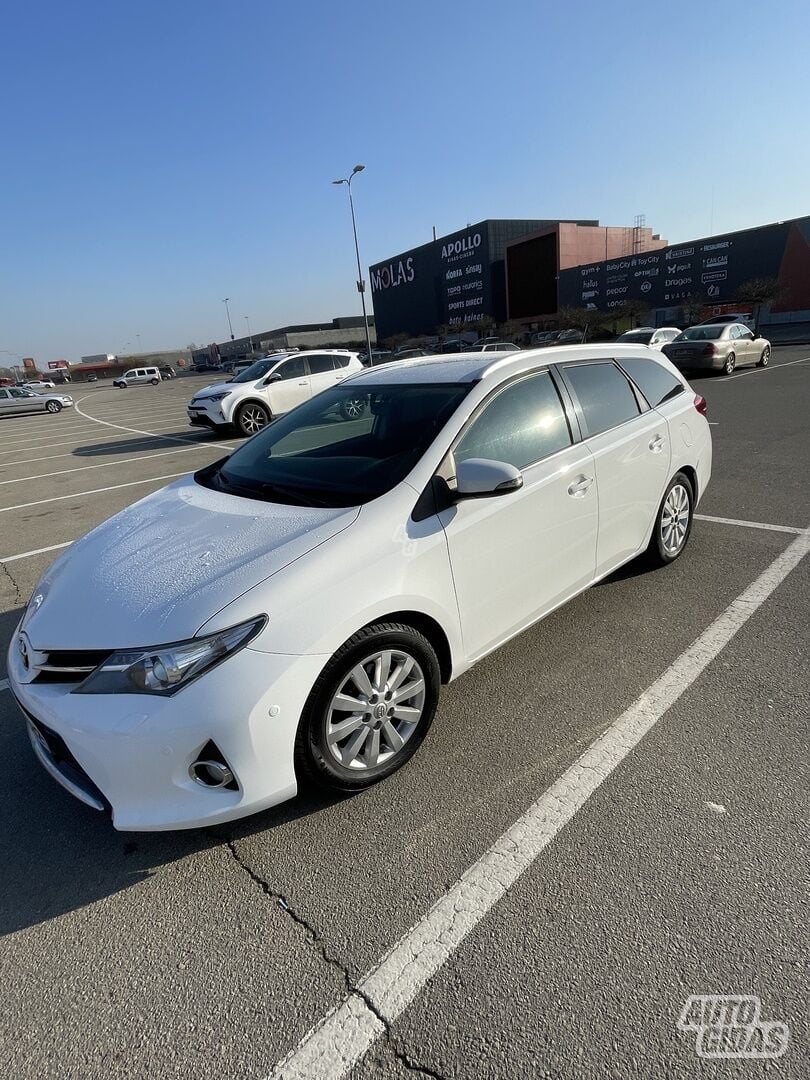 Toyota Auris D-4D 2014 m