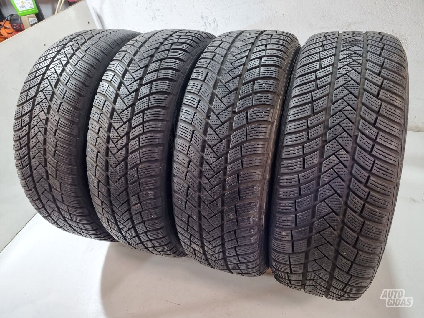 Vredestein 7-8mm, 2021m R18 winter tyres passanger car