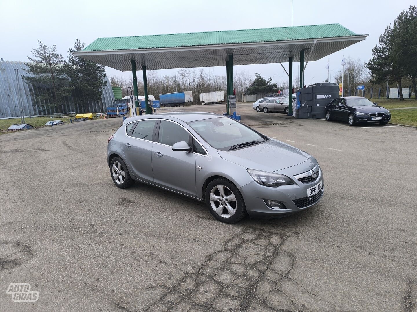 Opel Astra 2011 г Хэтчбек