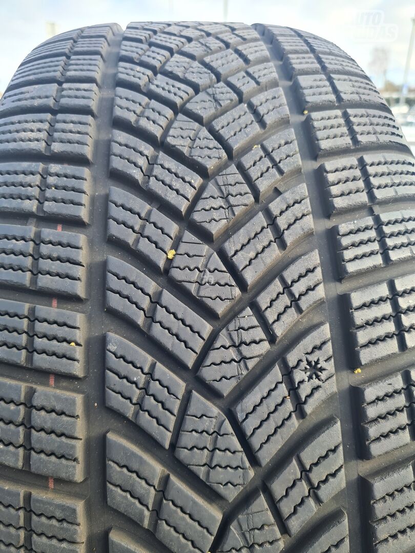 Goodyear R19 winter tyres passanger car