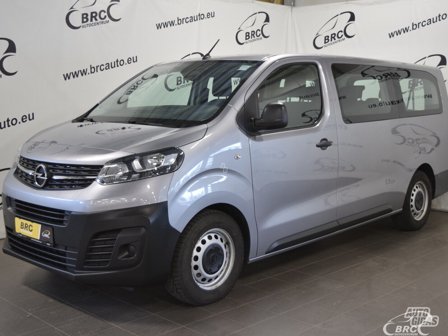 Opel Vivaro 9 Seats M/T 2022 m