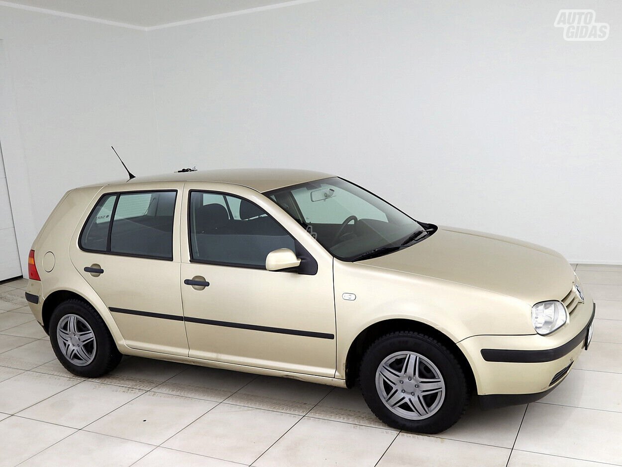 Volkswagen Golf 2002 m Hečbekas