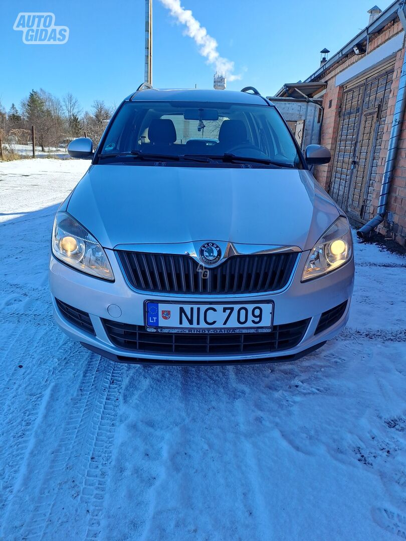 Skoda Roomster 2012 г Минивэн