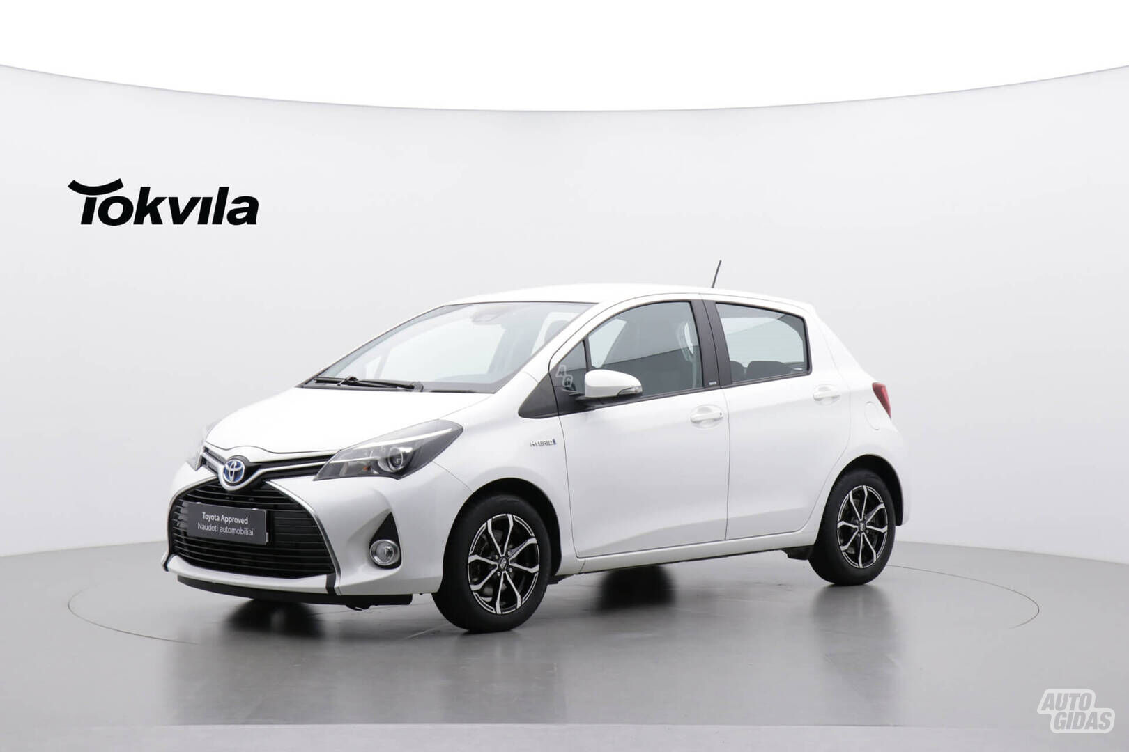 Toyota Yaris 2016 г Хэтчбек