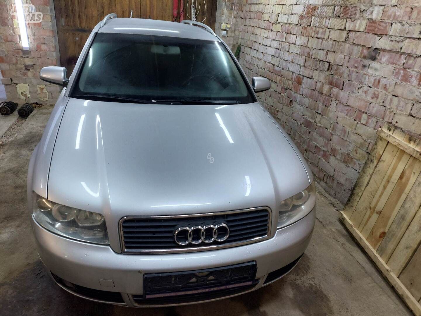 Audi A4 Turbo 2004 m dalys