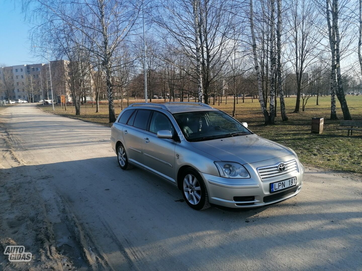 Toyota Avensis 2004 y Sedan