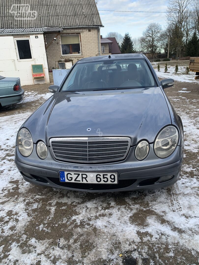 Mercedes-Benz E 200 CDI 2005 y