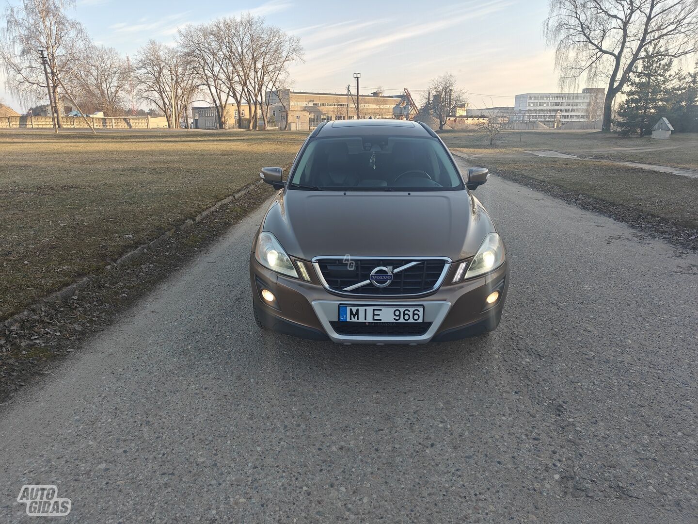 Volvo XC60 2009 y Off-road / Crossover