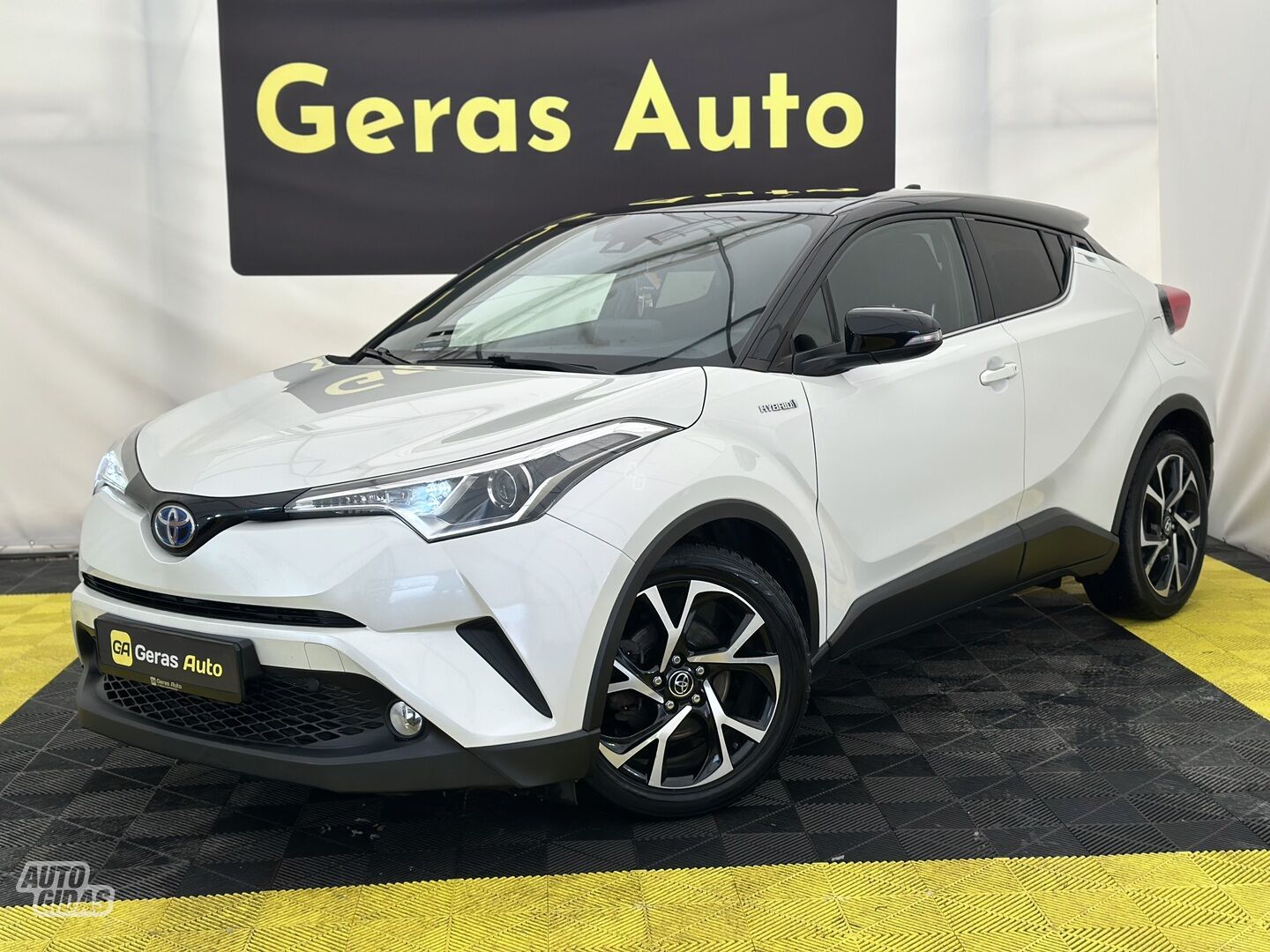 Toyota C-HR 2017 y Off-road / Crossover