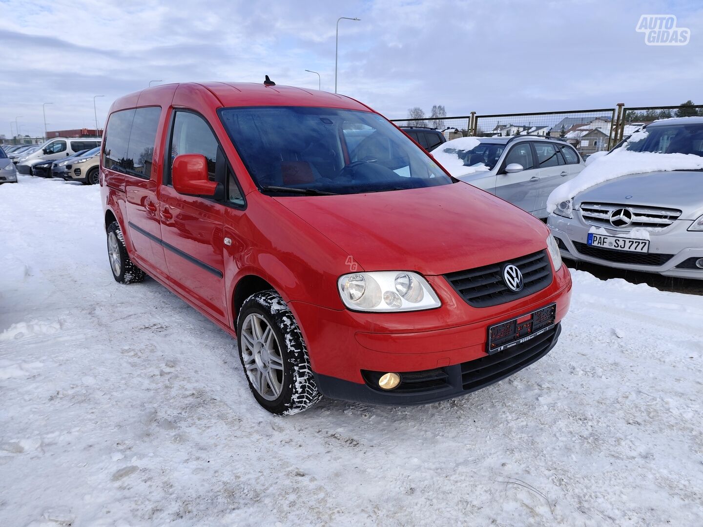 Volkswagen Caddy Maxi 2010 y Pickup