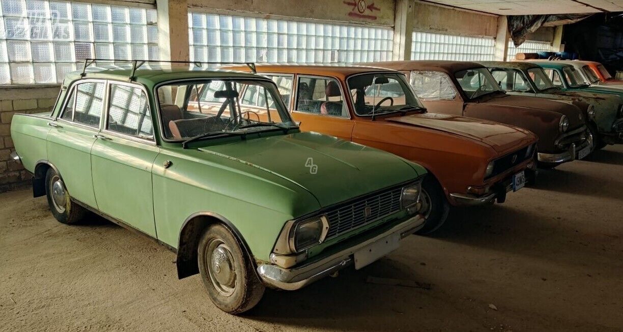 Moskvich 408 1972 y Sedan