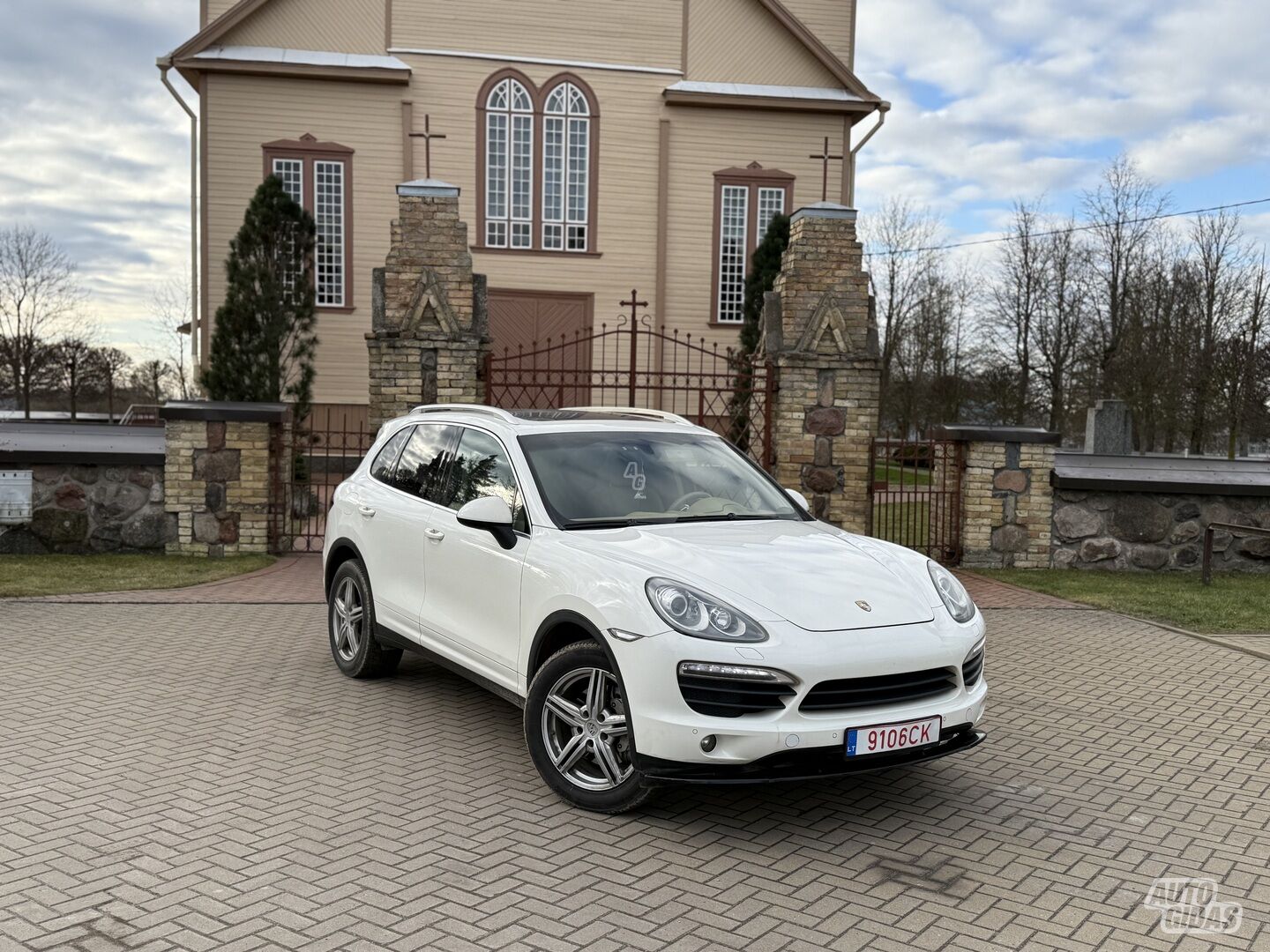 Porsche Cayenne 2011 y Off-road / Crossover