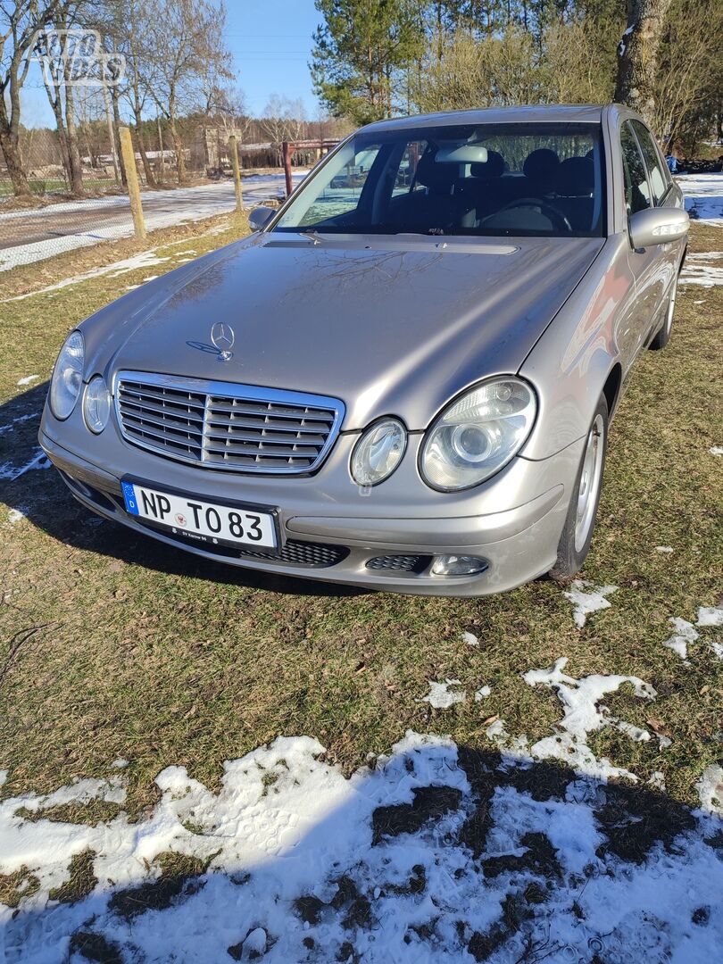 Mercedes-Benz E 220 2003 y Sedan