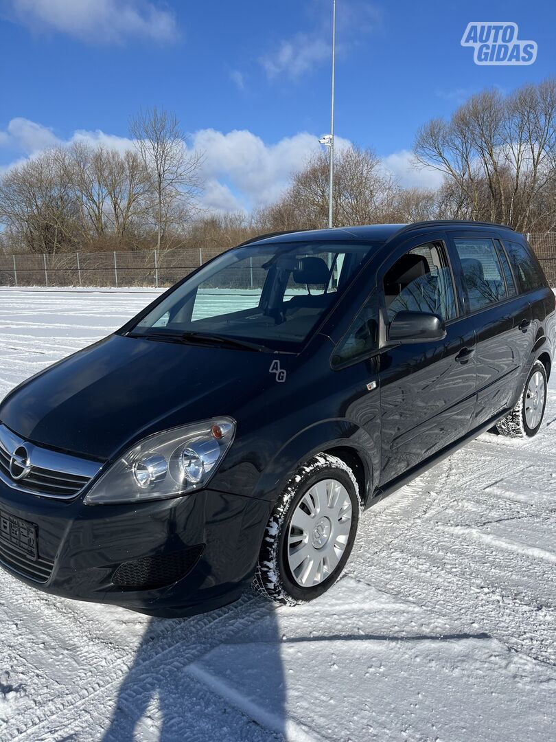 Opel Zafira 2012 m Vienatūris