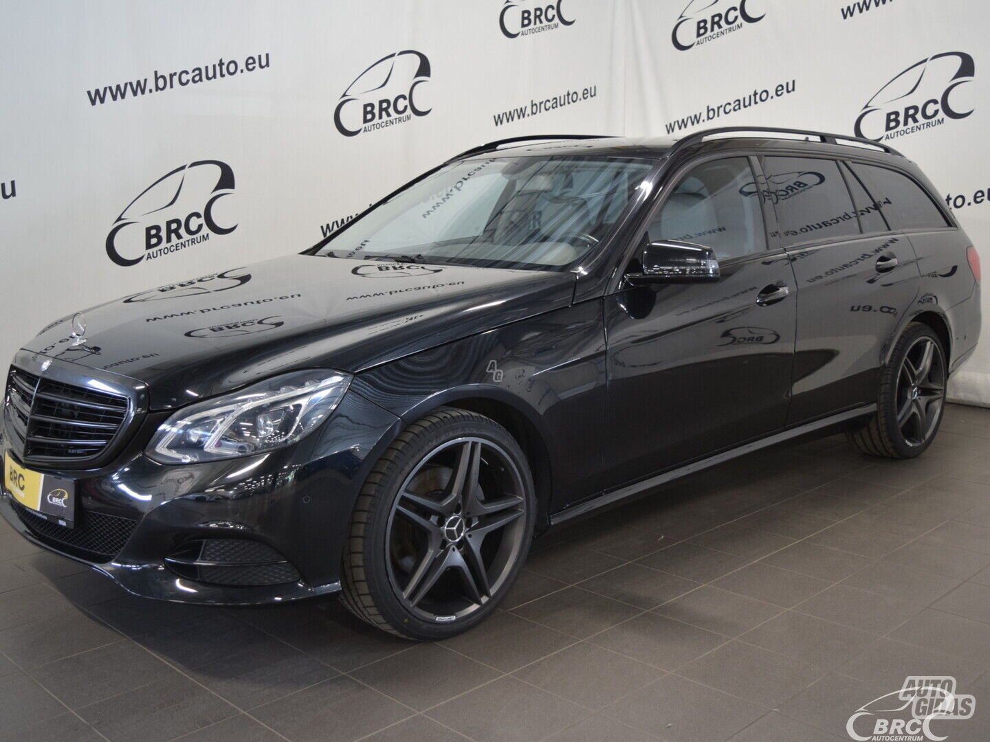 Mercedes-Benz E 300 A/T 2013 y