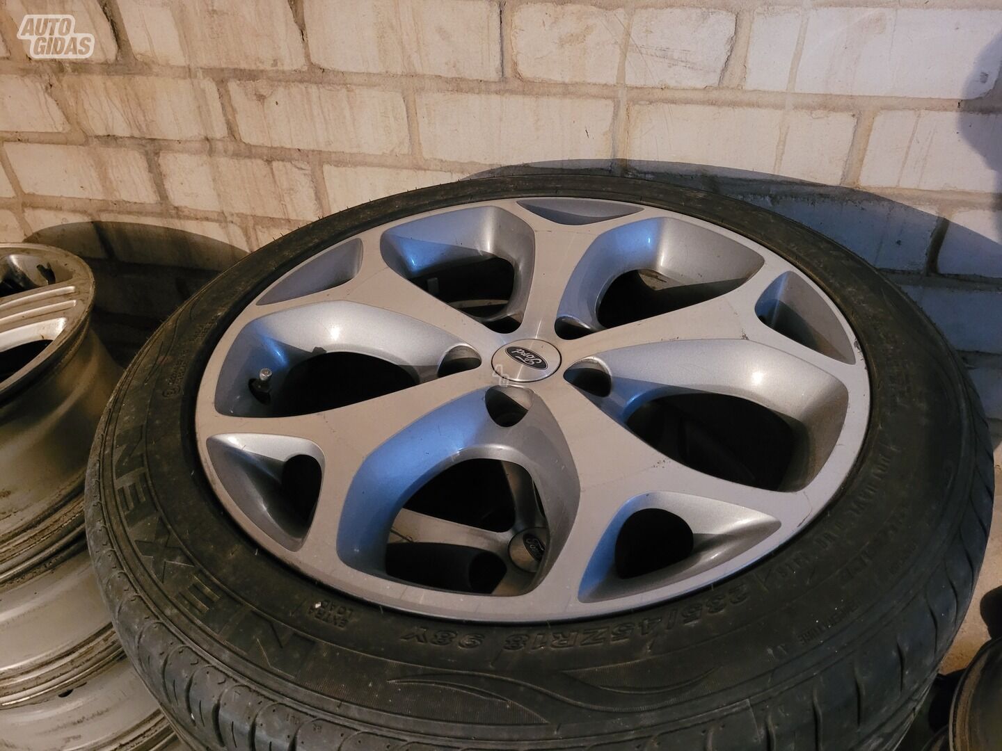 Light alloy R18 rims