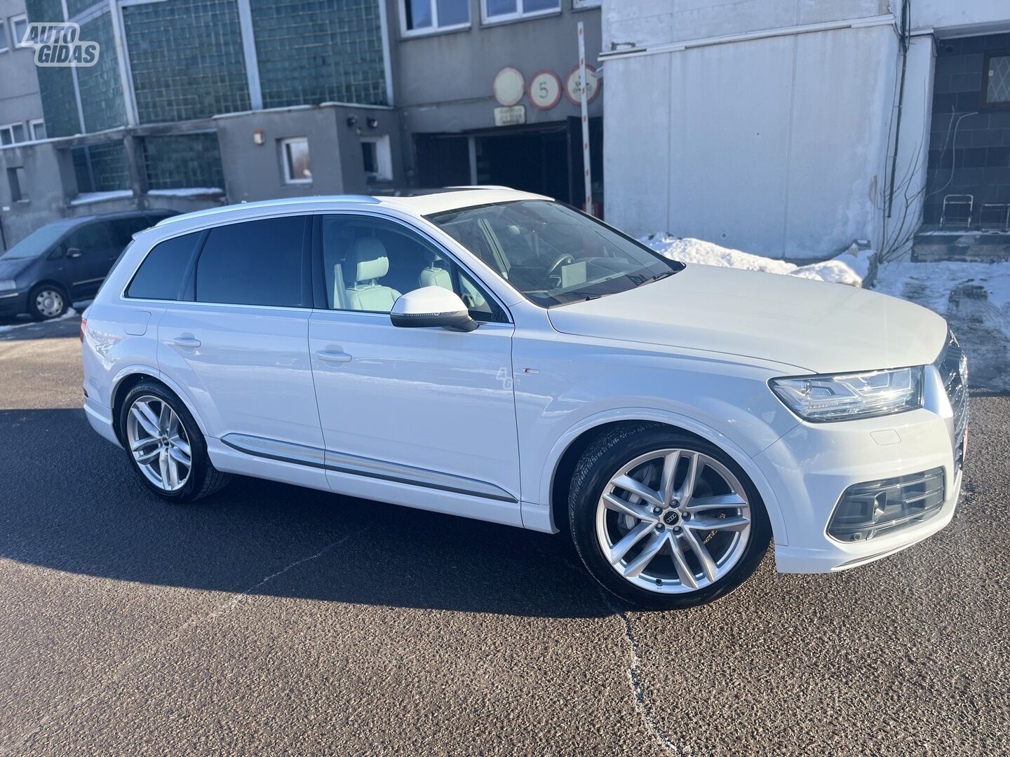 Audi Q7 TFSI 2017 y