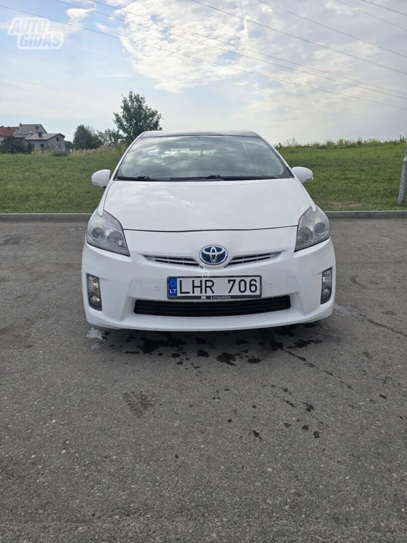 Toyota Prius 2011 y Hatchback