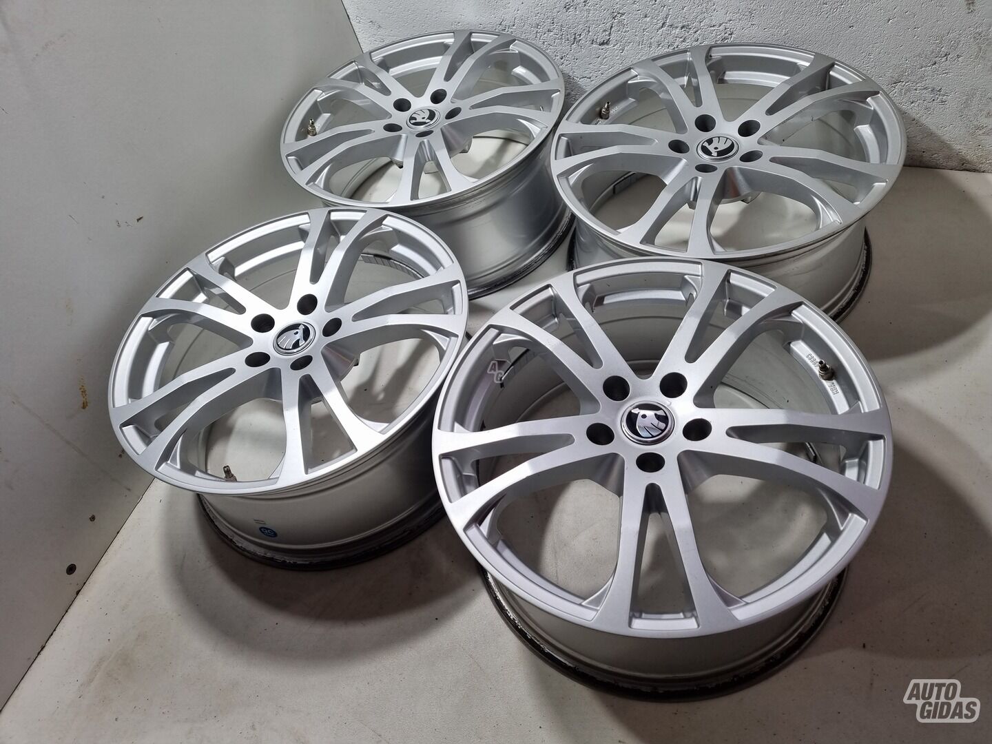 Skoda Superb R18 Superb iV light alloy R18 rims