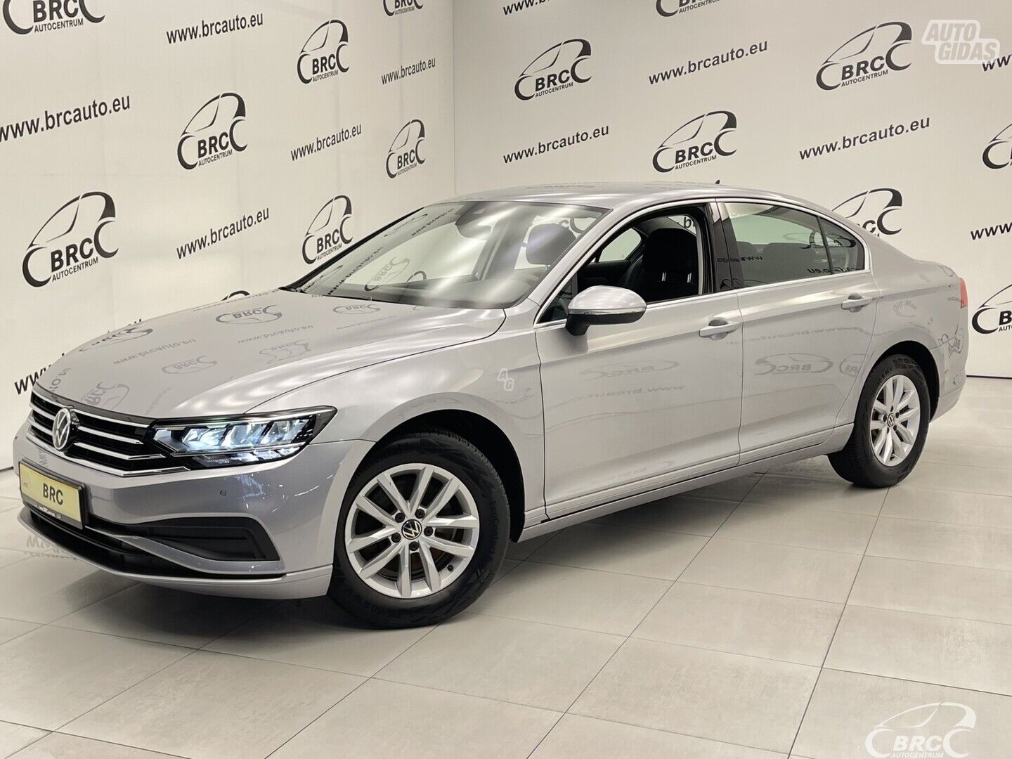 Volkswagen Passat 1.5 TSI Automatas 2021 y