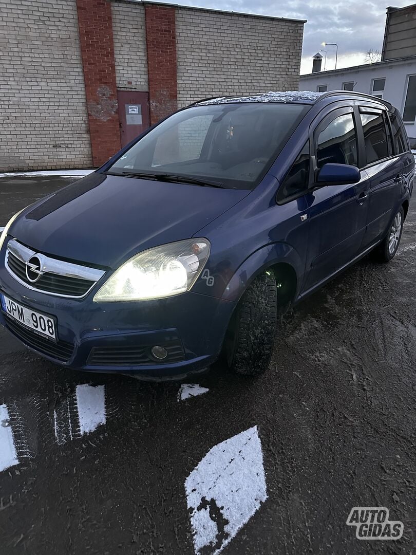 Opel Zafira 2007 г Хэтчбек