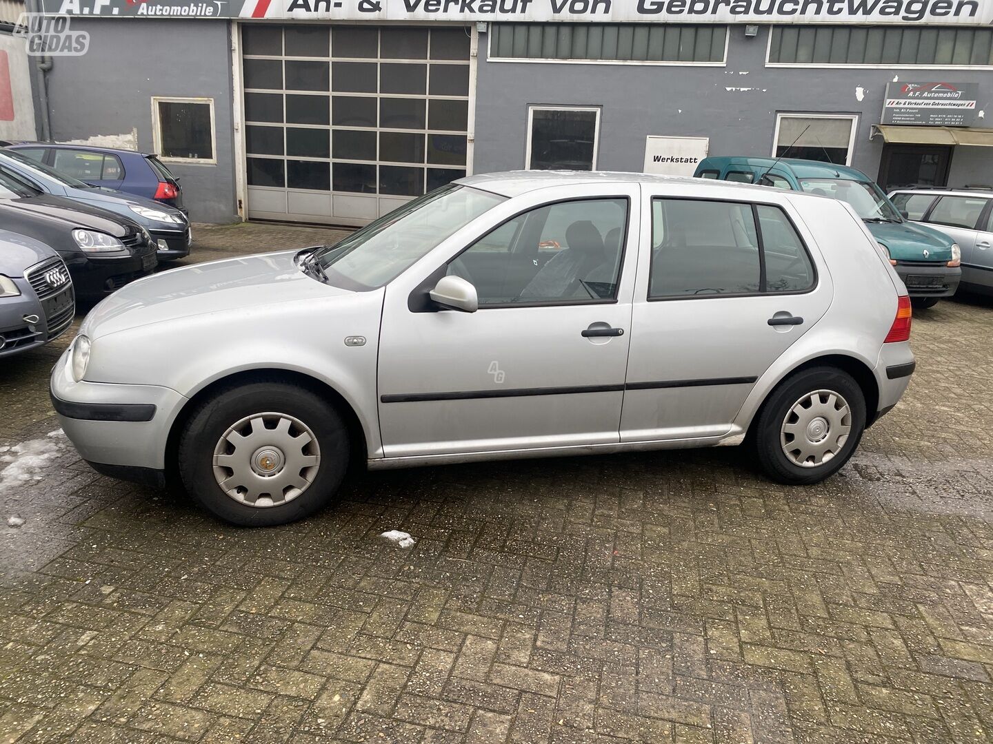 Volkswagen Golf 2003 г Хэтчбек