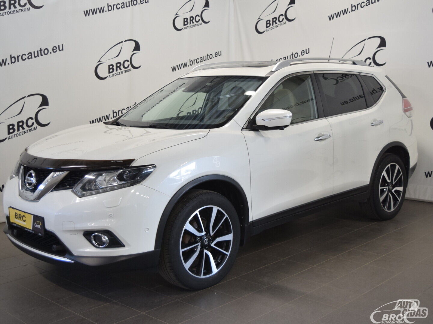 Nissan X-Trail FWD M/T 2016 m