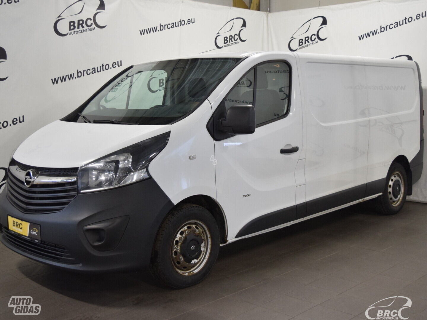 Opel Vivaro L2H1 2016 г