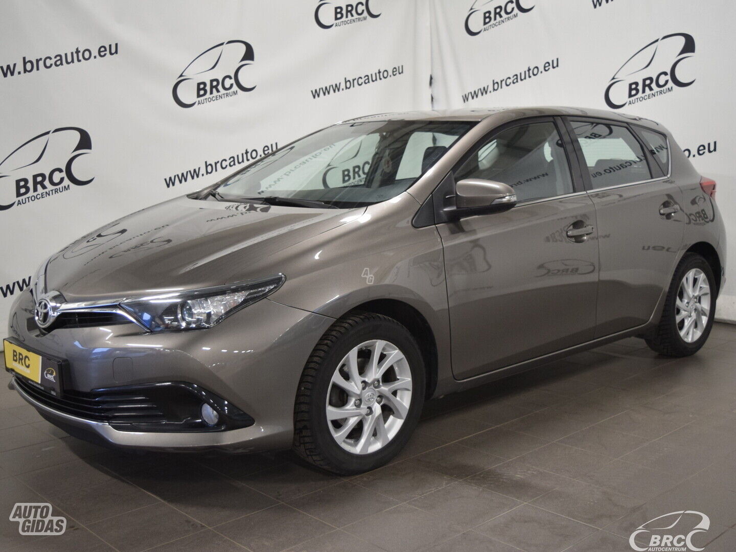 Toyota Auris M/T 2019 г