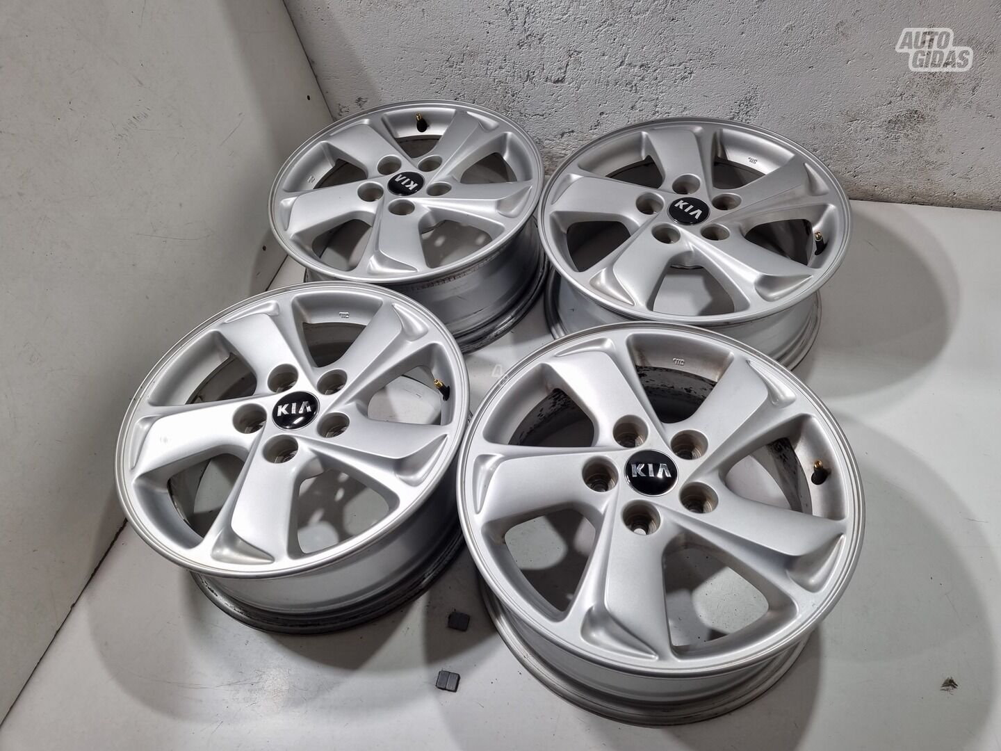 KIA R16 light alloy R16 rims