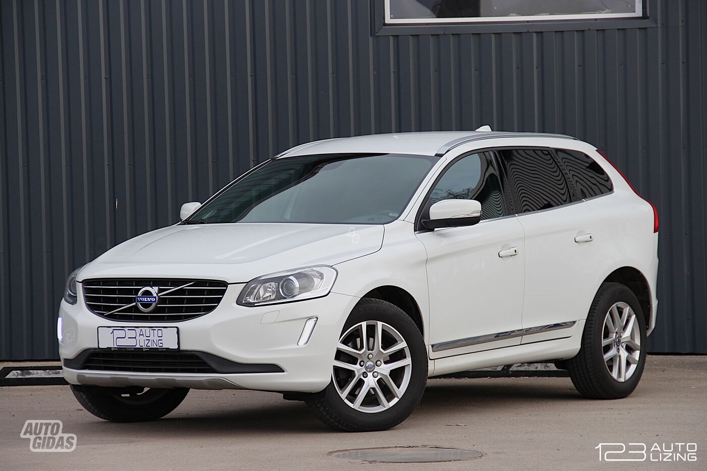 Volvo XC60 2016 y Off-road / Crossover