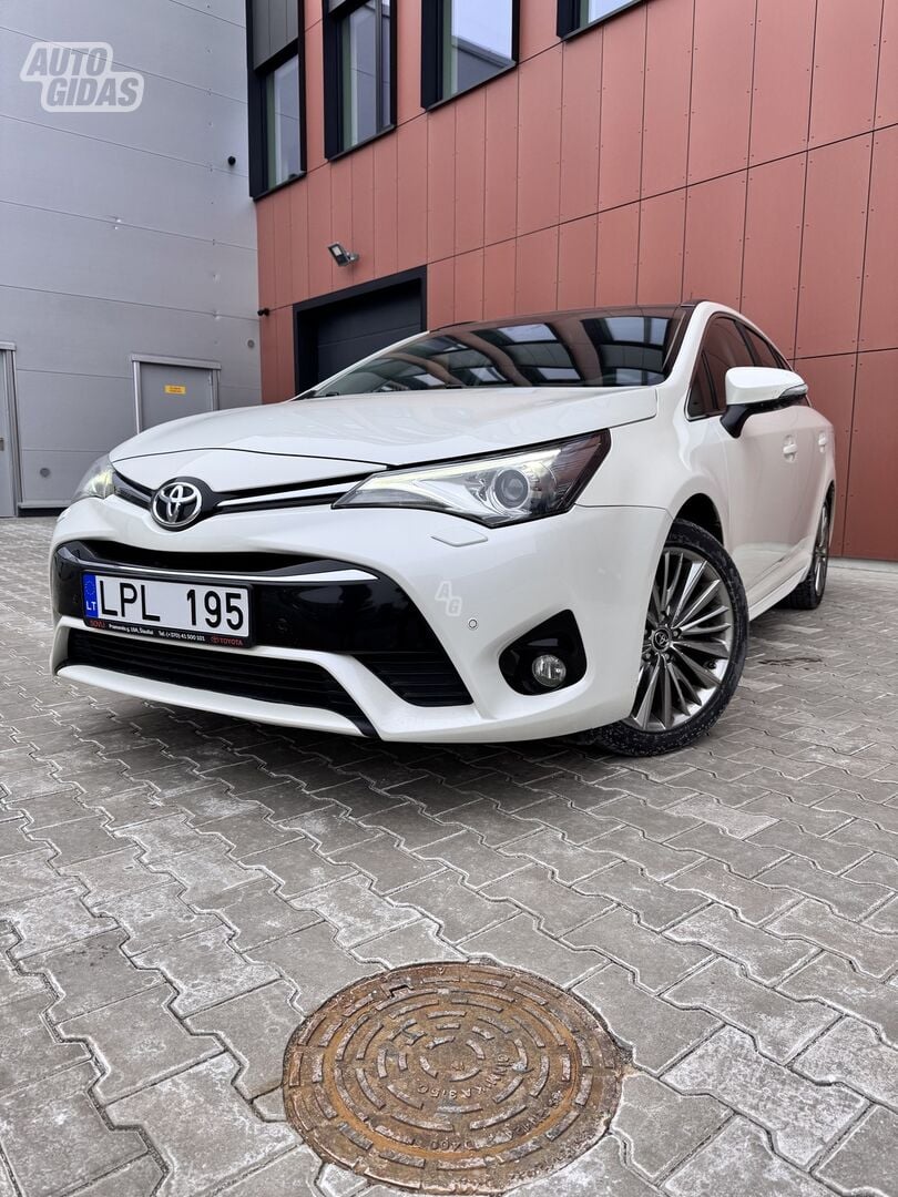 Toyota Avensis 2016 г Универсал