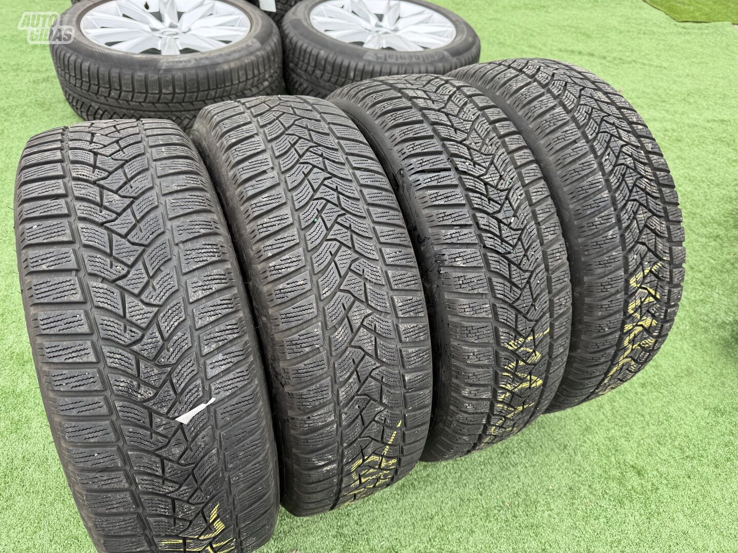 Dunlop Siunciam, 5-8mm R16 žieminės padangos lengviesiems