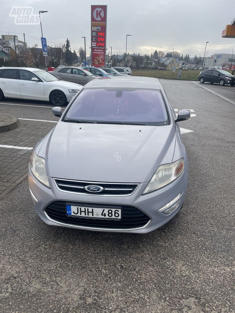 Ford Mondeo 2012 y Sedan