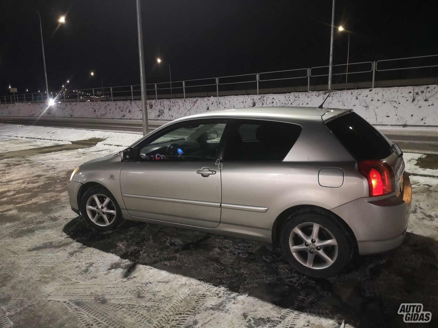 Toyota Corolla 2004 г Хэтчбек