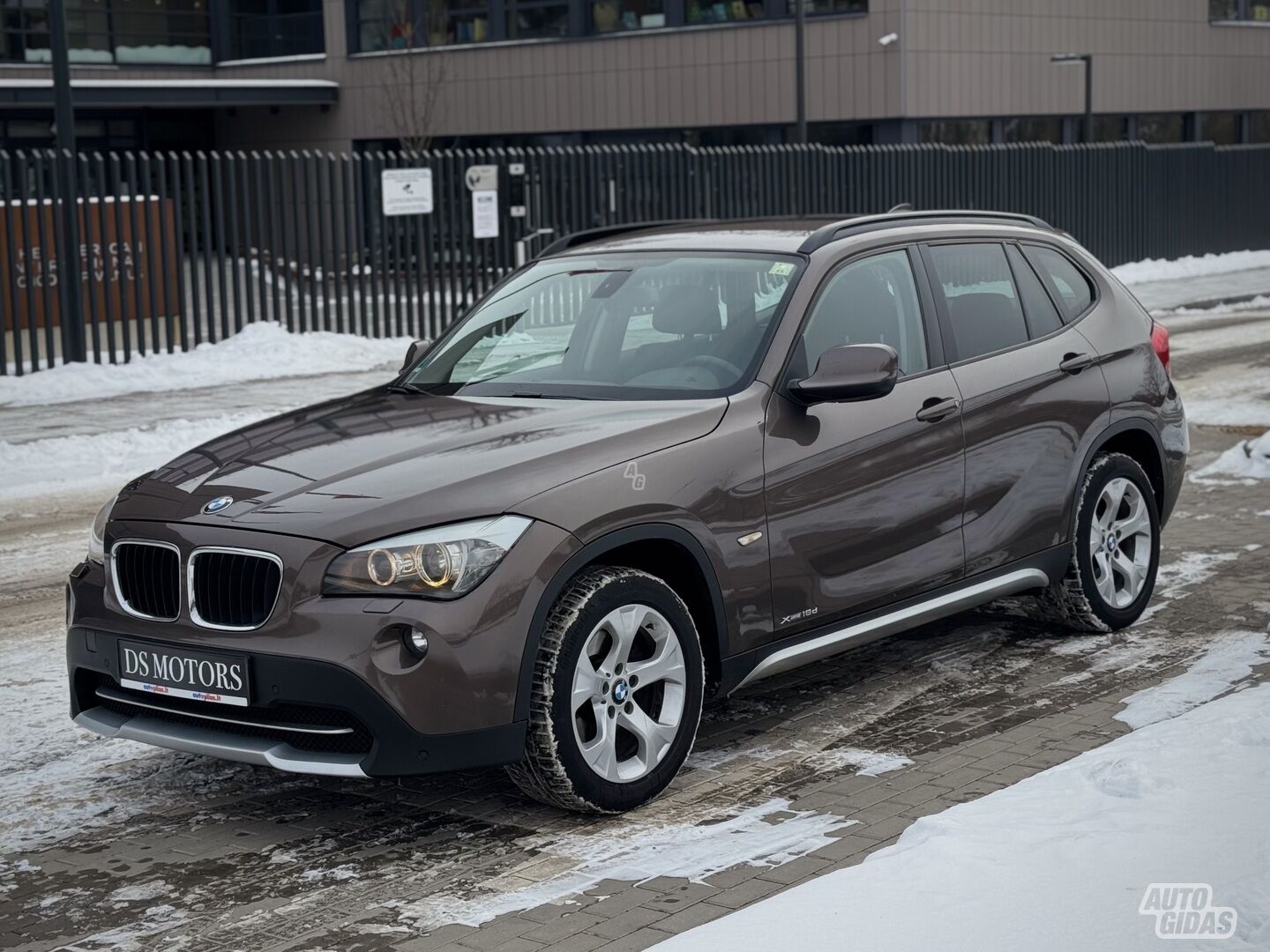 Bmw X1 2012 г Внедорожник / Кроссовер