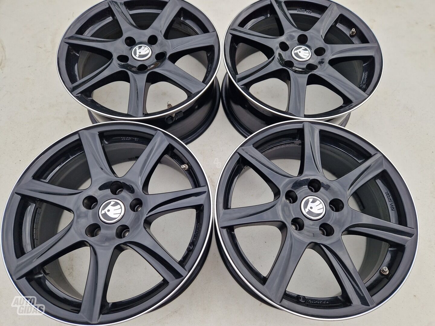 Skoda Superb R17 Superb light alloy R17 rims