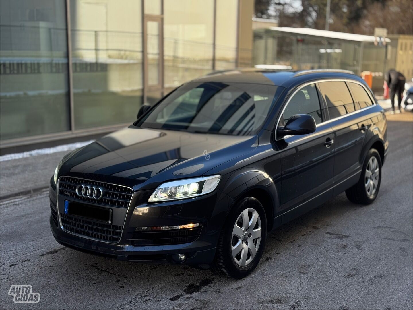 Audi Q7 2008 г Внедорожник / Кроссовер