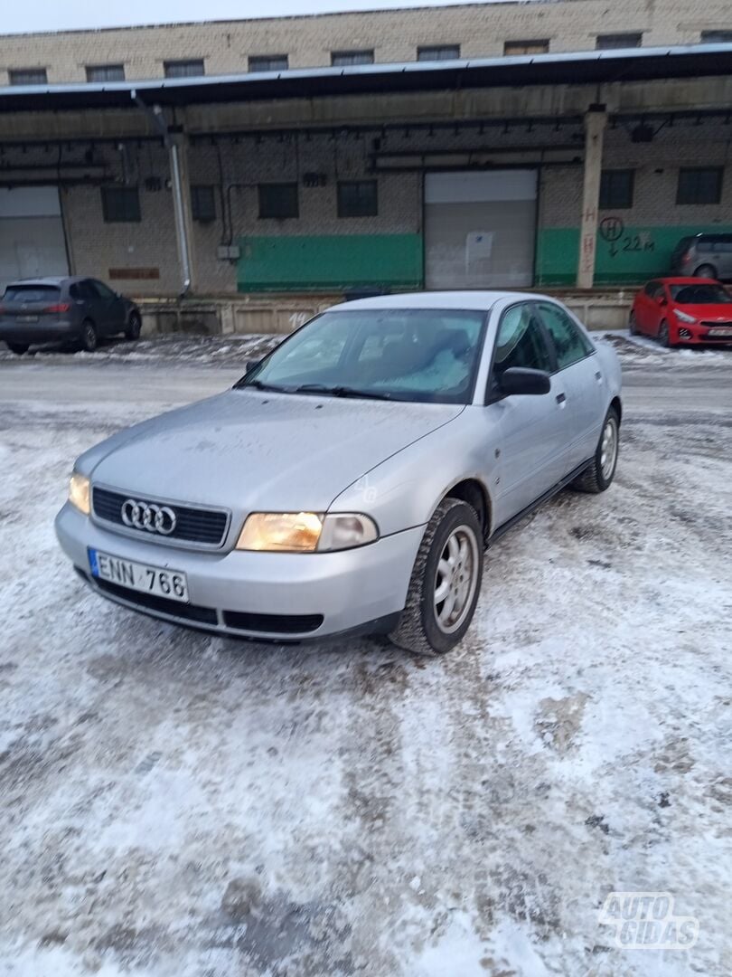 Audi A4 1997 г Седан