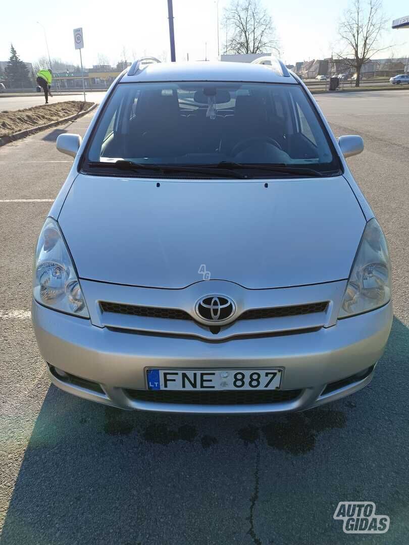 Toyota Corolla Verso D-4D 2005 m