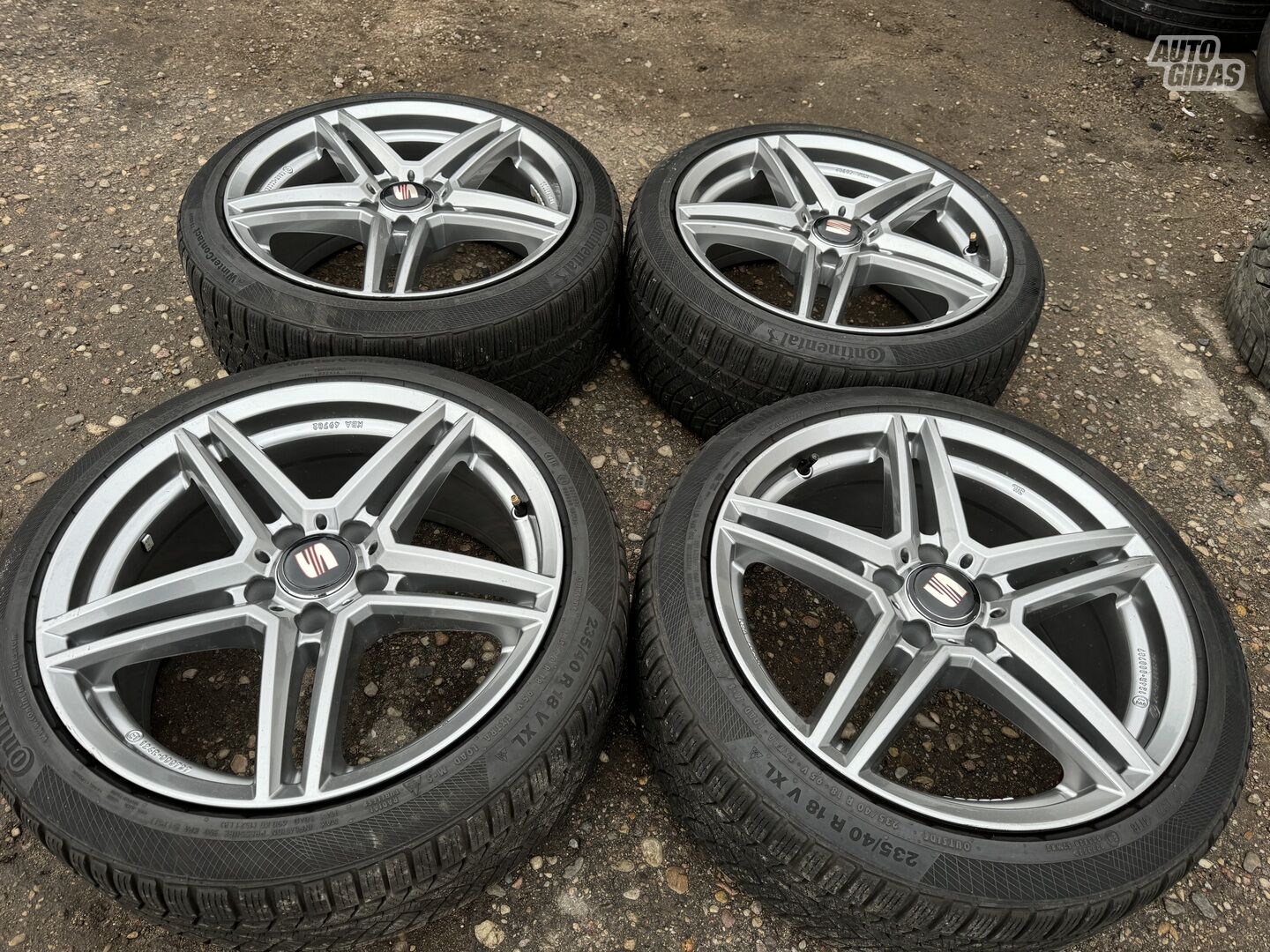 Seat Siunciam, 8J ET38 light alloy R18 rims