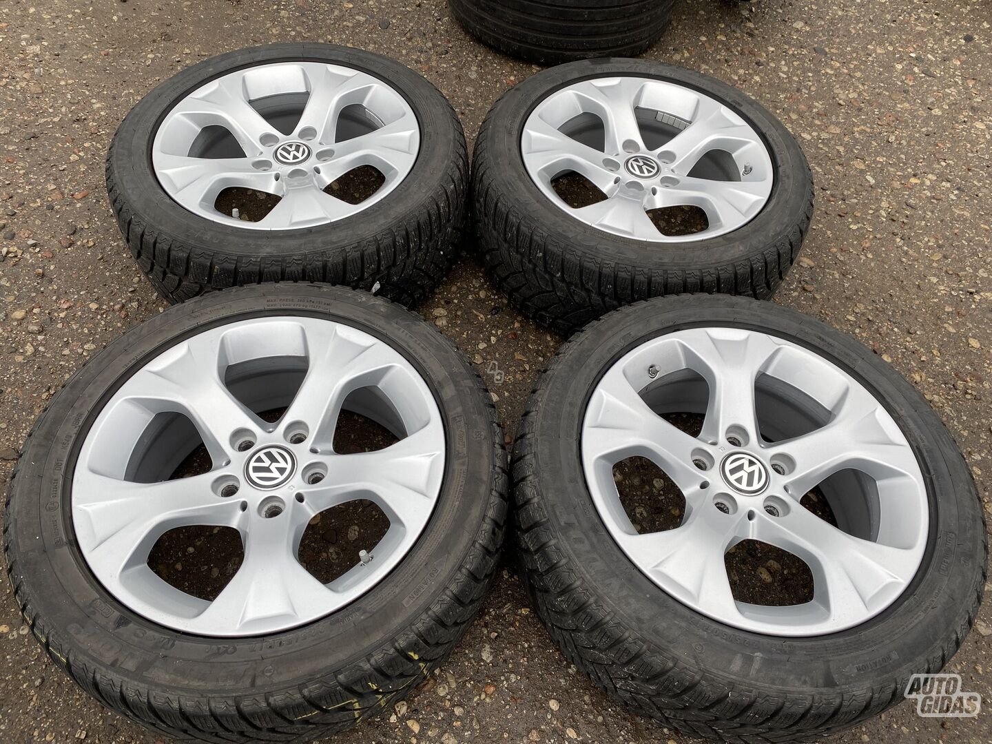 Volkswagen Siunciam, 7.5J ET34 Transporter light alloy R17 rims