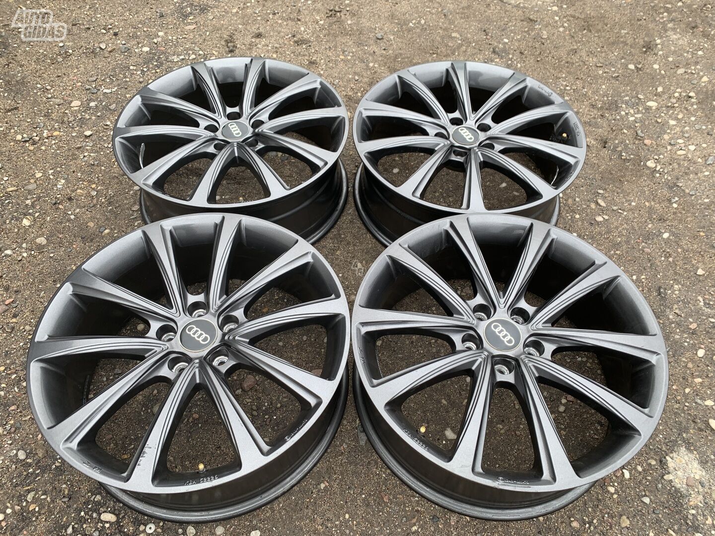 Audi Siunciam, 6.5J ET46 light alloy R16 rims