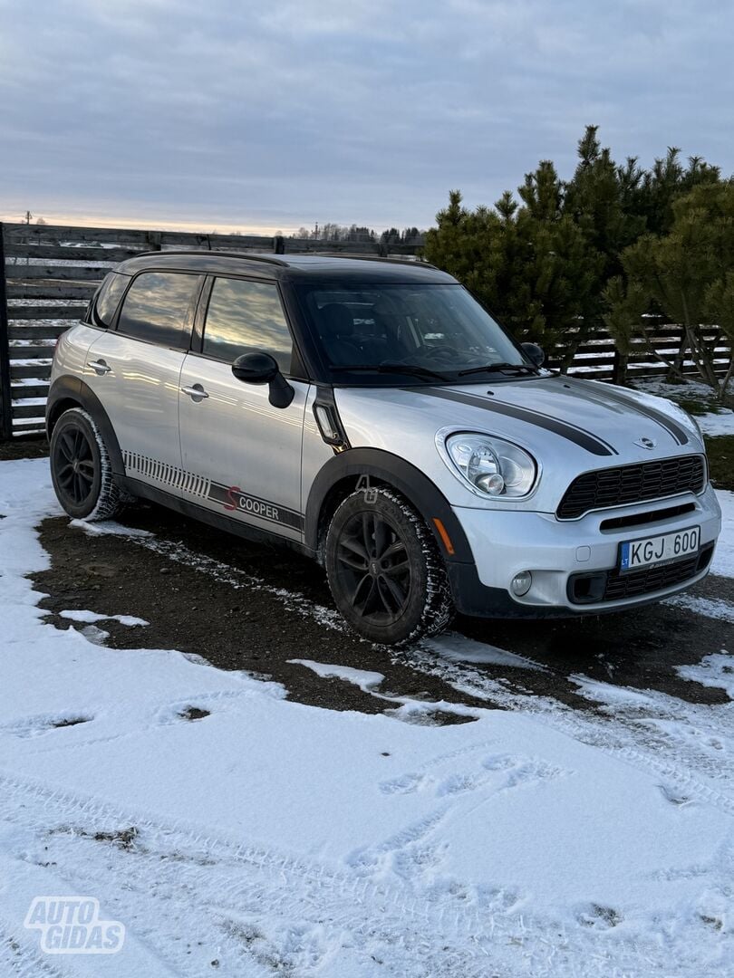 Mini Countryman S 2011 y Sedan