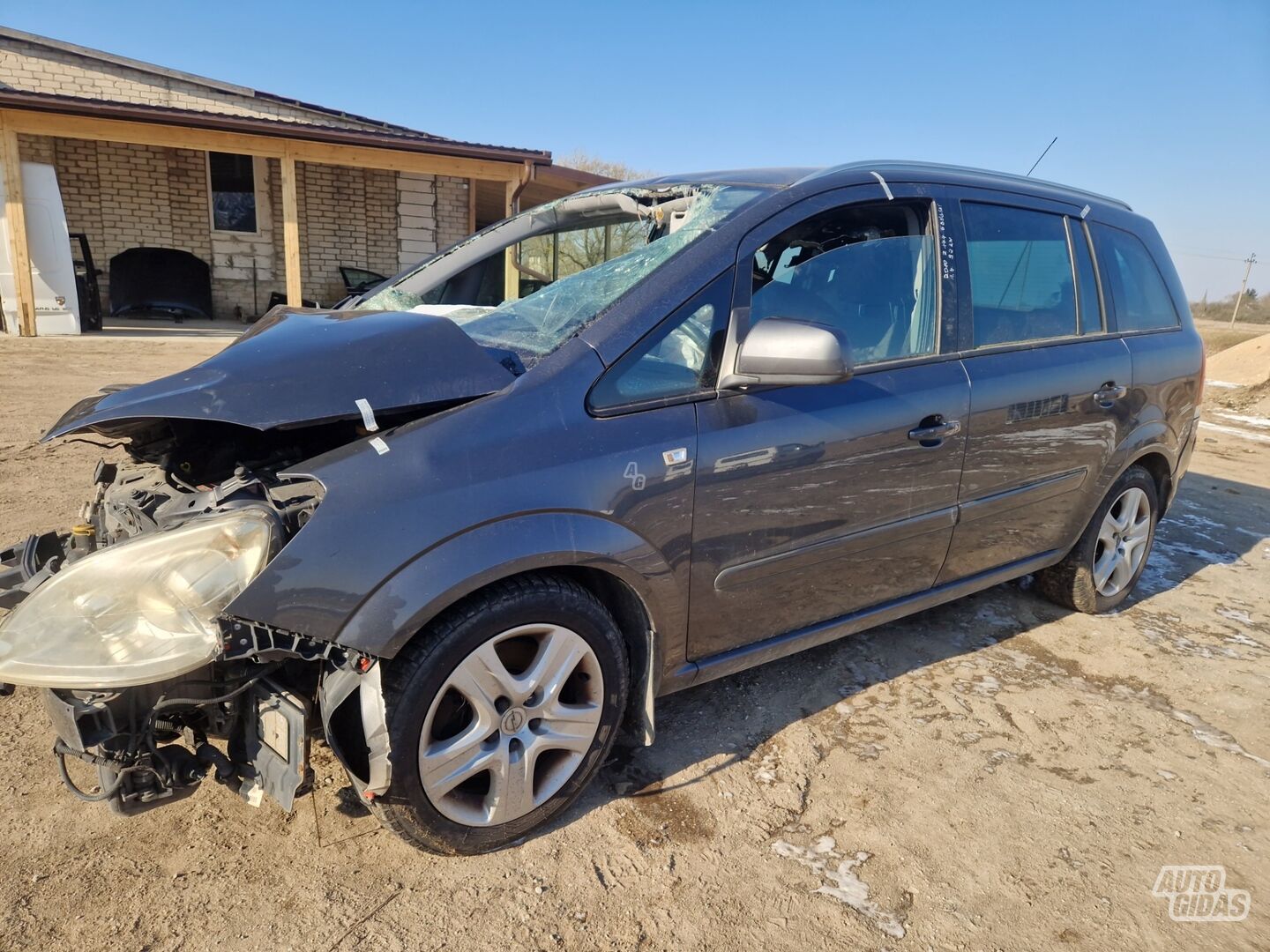 Opel Zafira 2010 y parts