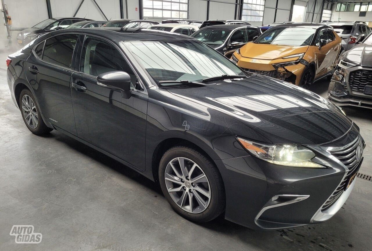 Lexus ES 300h 2017 m Sedanas