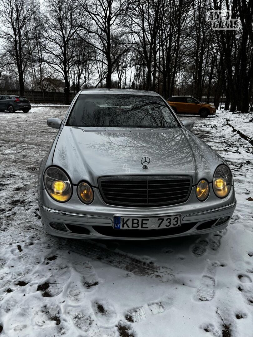 Mercedes-Benz E 220 2004 y Sedan