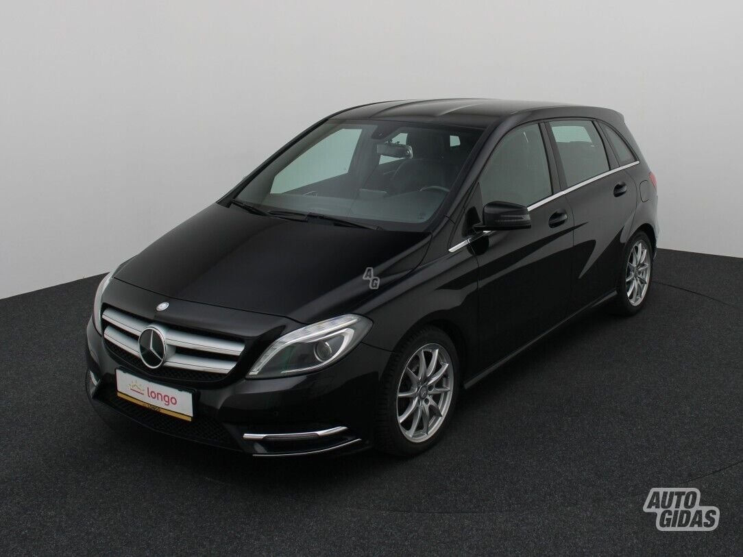 Mercedes-Benz B 200 2013 y Van