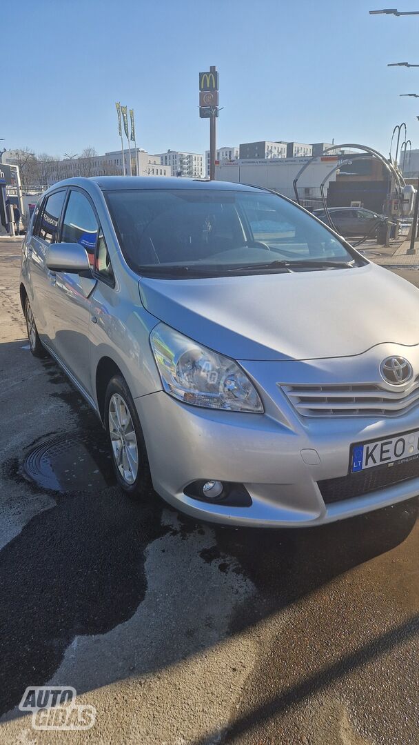 Toyota Verso 2011 y Van